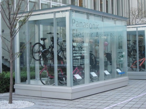 パナソニックセンター東京　入口　電動自転車