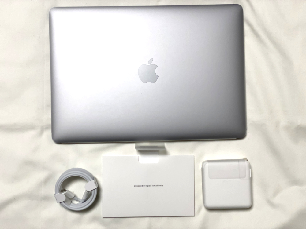 M1チップのMacBook Pro 同梱物一式