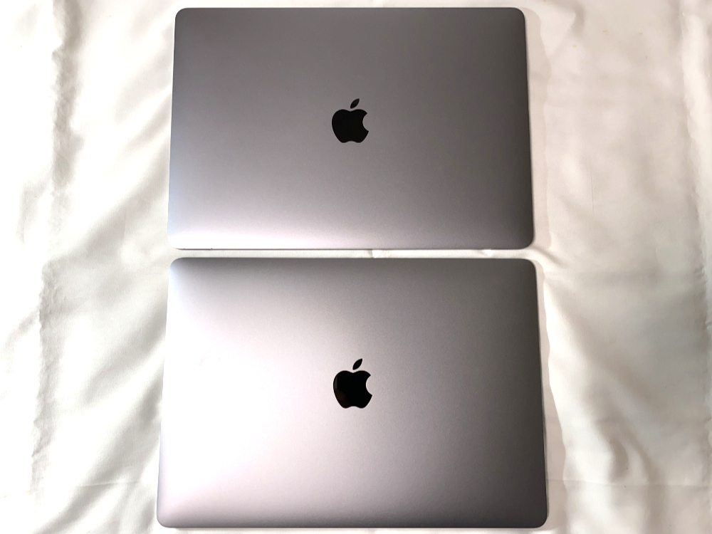 上：2017型13インチMacBook Pro 下：M1チップのMacBook Pro