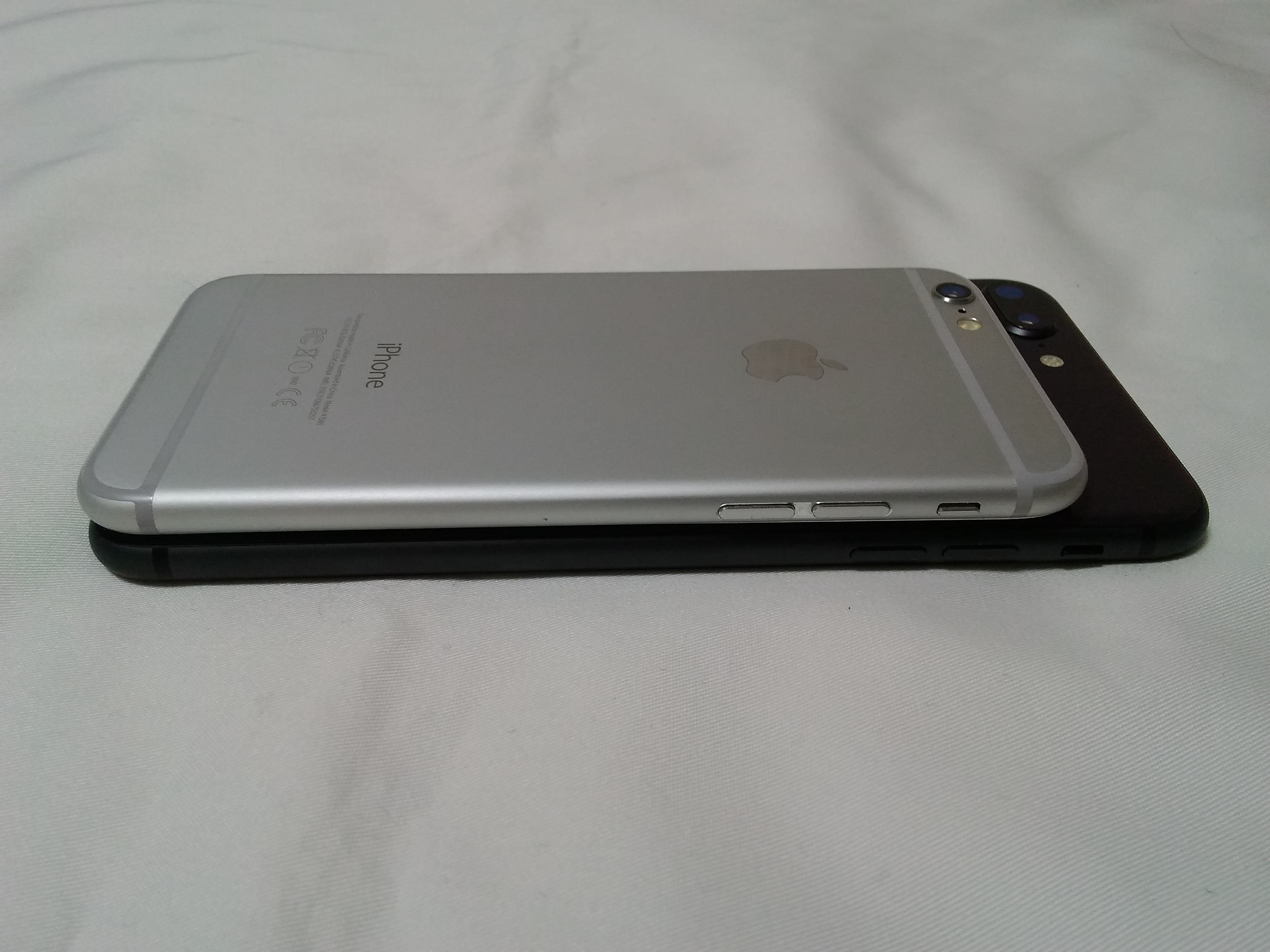 iPhone 8 plusとiPhone 6の長さ比較